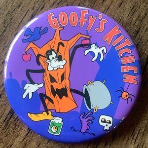 Goofy’s Kitchen Halloween Collector Button Pin Disney Disneyland Holiday